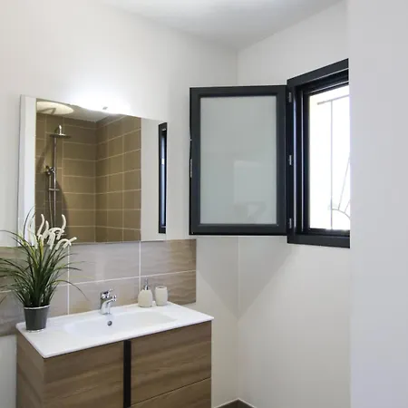 La Du Bagnas Вилла